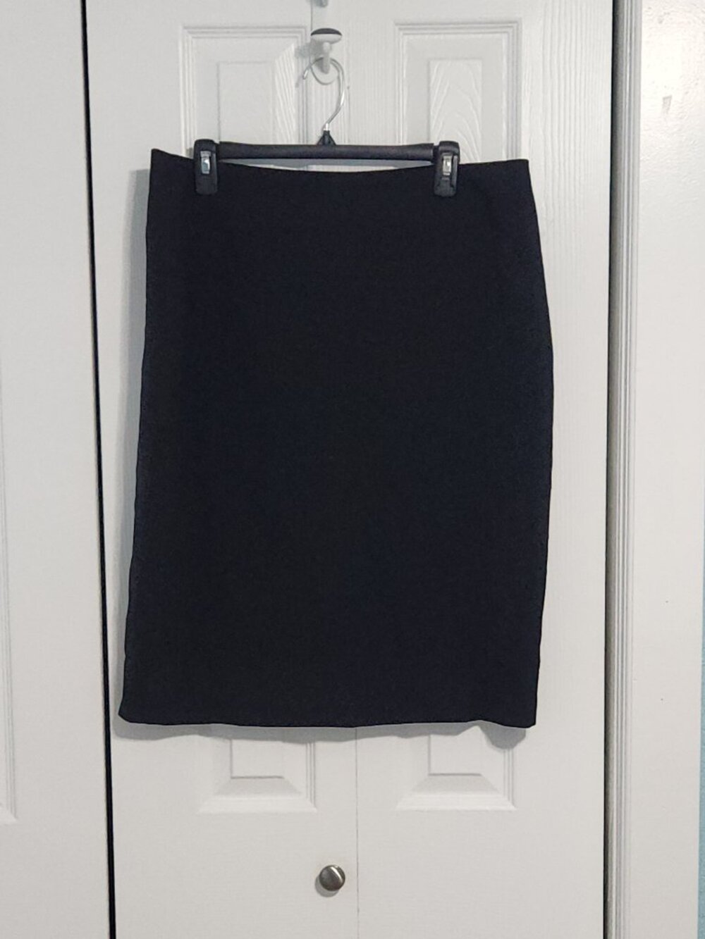 Kasper Black Pencil Skirt Size 14 Stretch Lined Knee Length Workwear